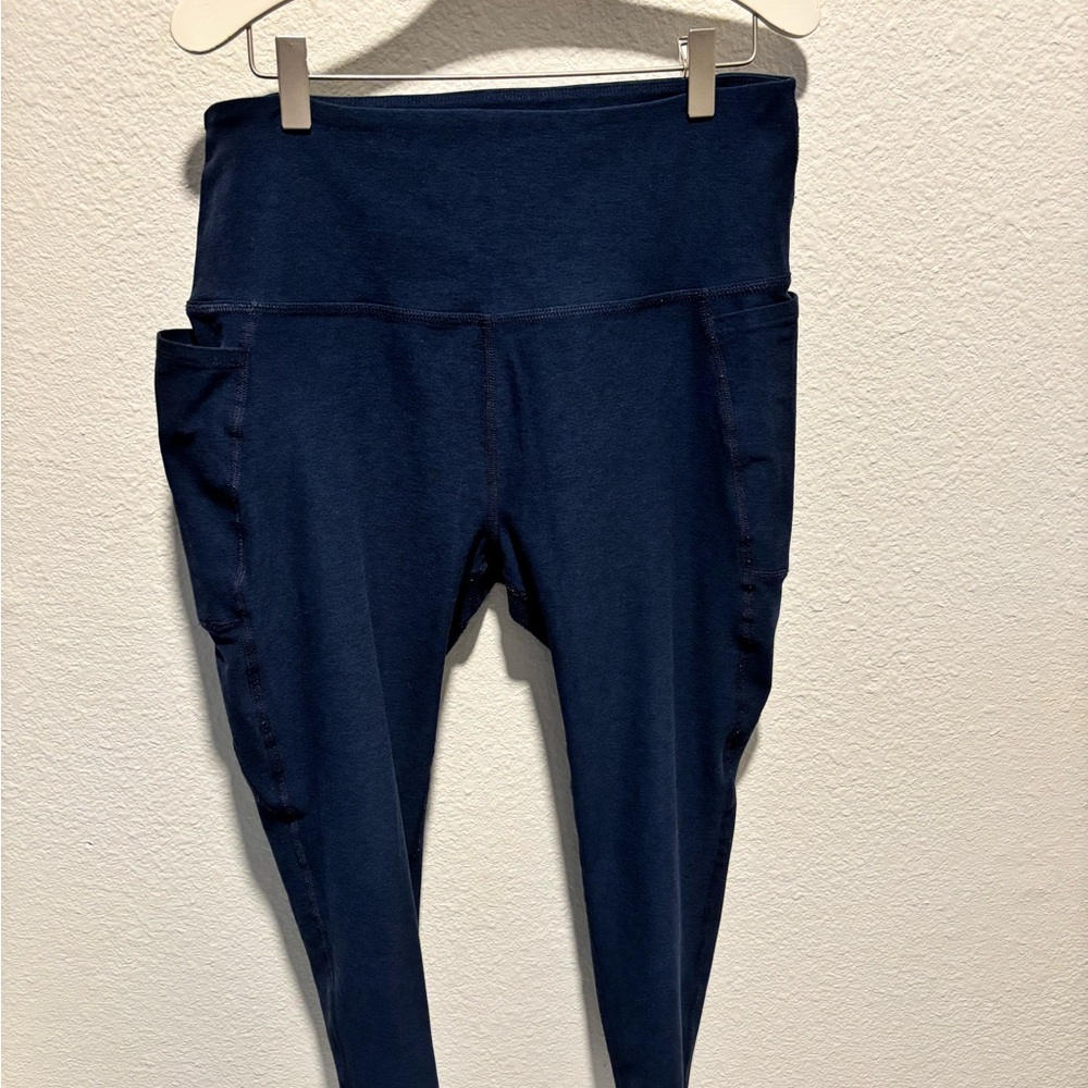 Beyond Yoga Charcoal Navy Blue Leggings